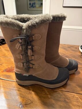 Baffin Womens Candy Snow Boot Size 10M Tan
